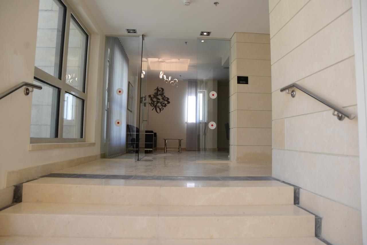 Saidoff, Amazing 4 Bedroom 3 Bath In City Center, Pool, Parking!!! Jerusalém Exterior foto
