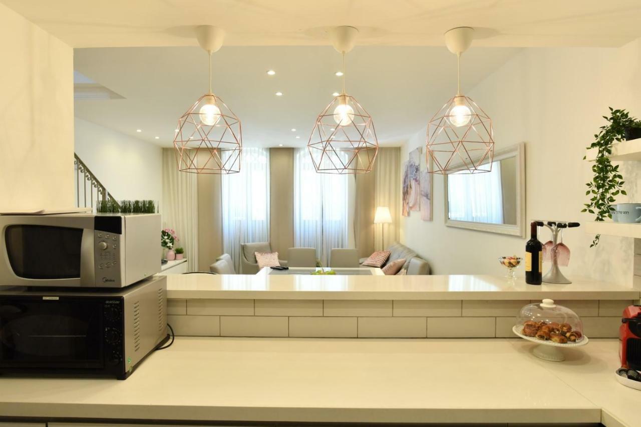Saidoff, Amazing 4 Bedroom 3 Bath In City Center, Pool, Parking!!! Jerusalém Exterior foto