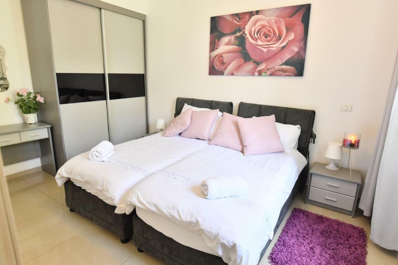 Saidoff, Amazing 4 Bedroom 3 Bath In City Center, Pool, Parking!!! Jerusalém Exterior foto