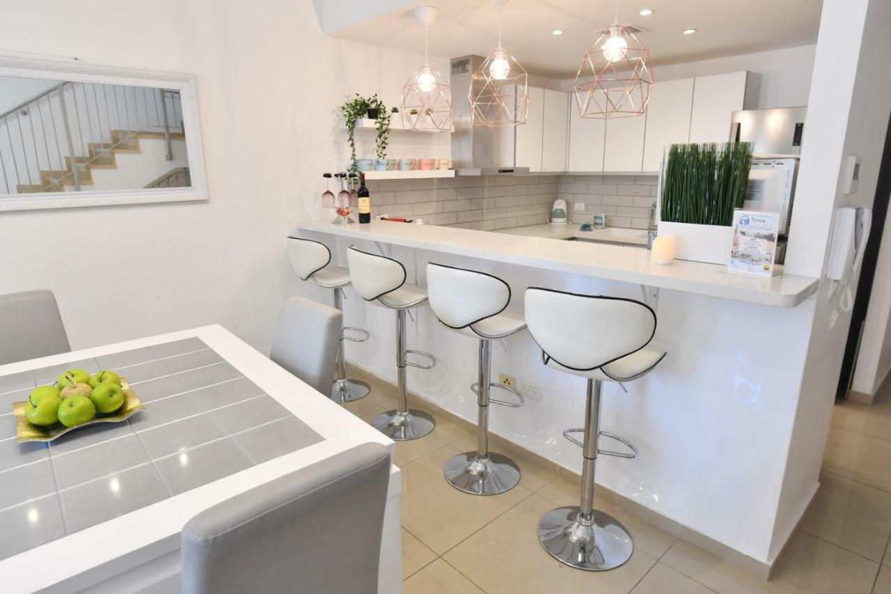 Saidoff, Amazing 4 Bedroom 3 Bath In City Center, Pool, Parking!!! Jerusalém Exterior foto