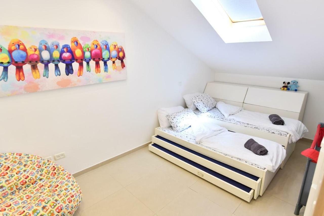 Saidoff, Amazing 4 Bedroom 3 Bath In City Center, Pool, Parking!!! Jerusalém Exterior foto